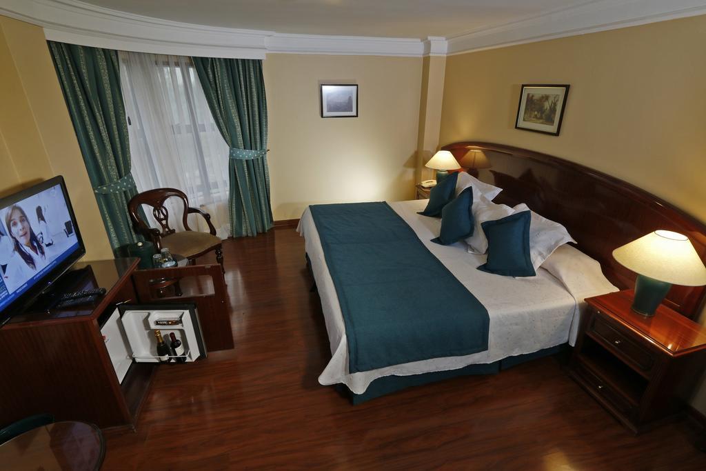 Principado De Asturias Hotel Santiago Exterior photo